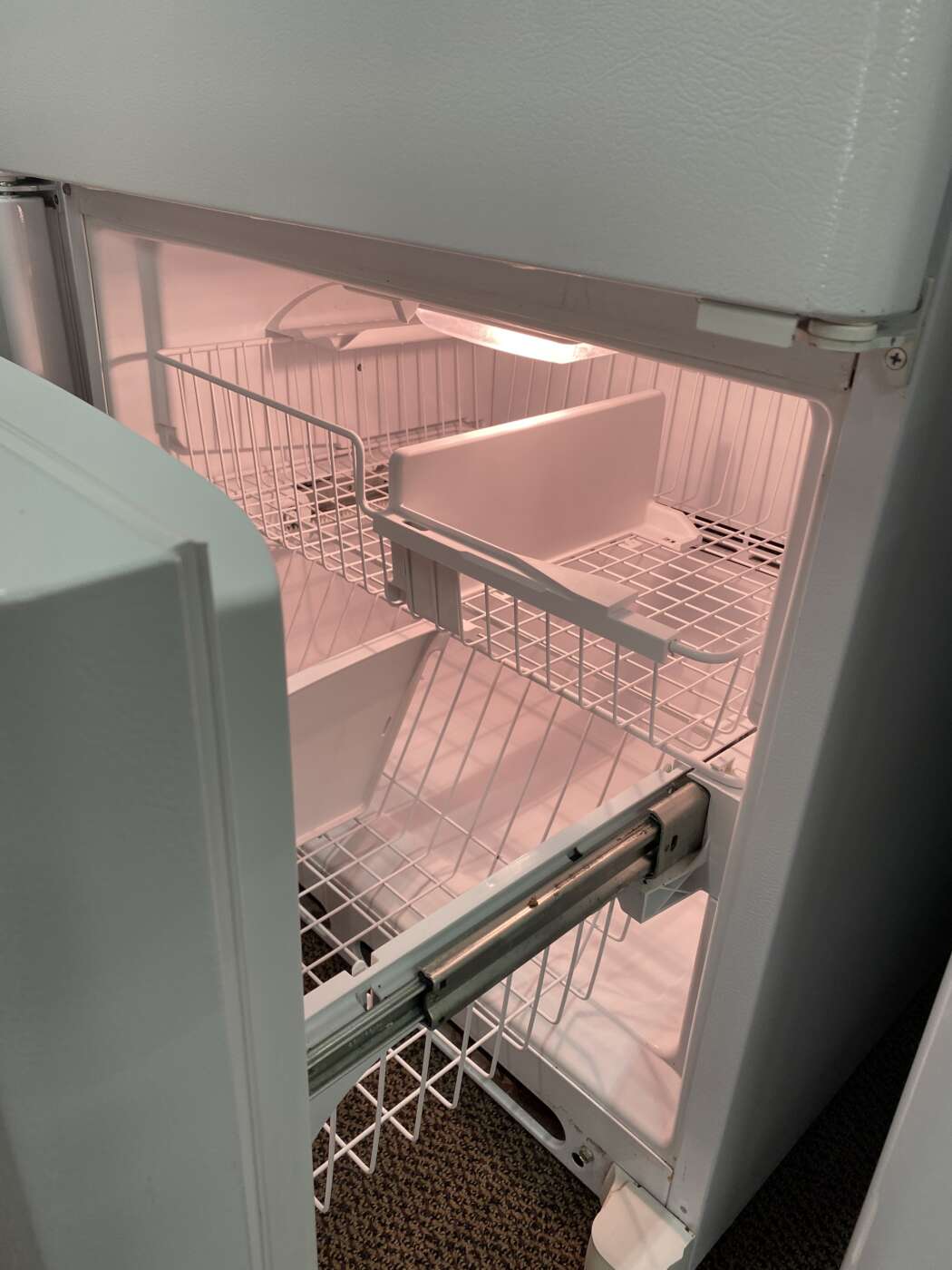 Reconditioned AMANA 22 Cu. Ft. BottomFreezer Refrigerator White