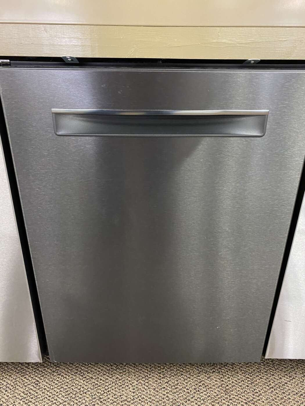 Reconditioned BOSCH Stainless-Tub Built-In Dishwasher With 3-Racks – Black Stainless