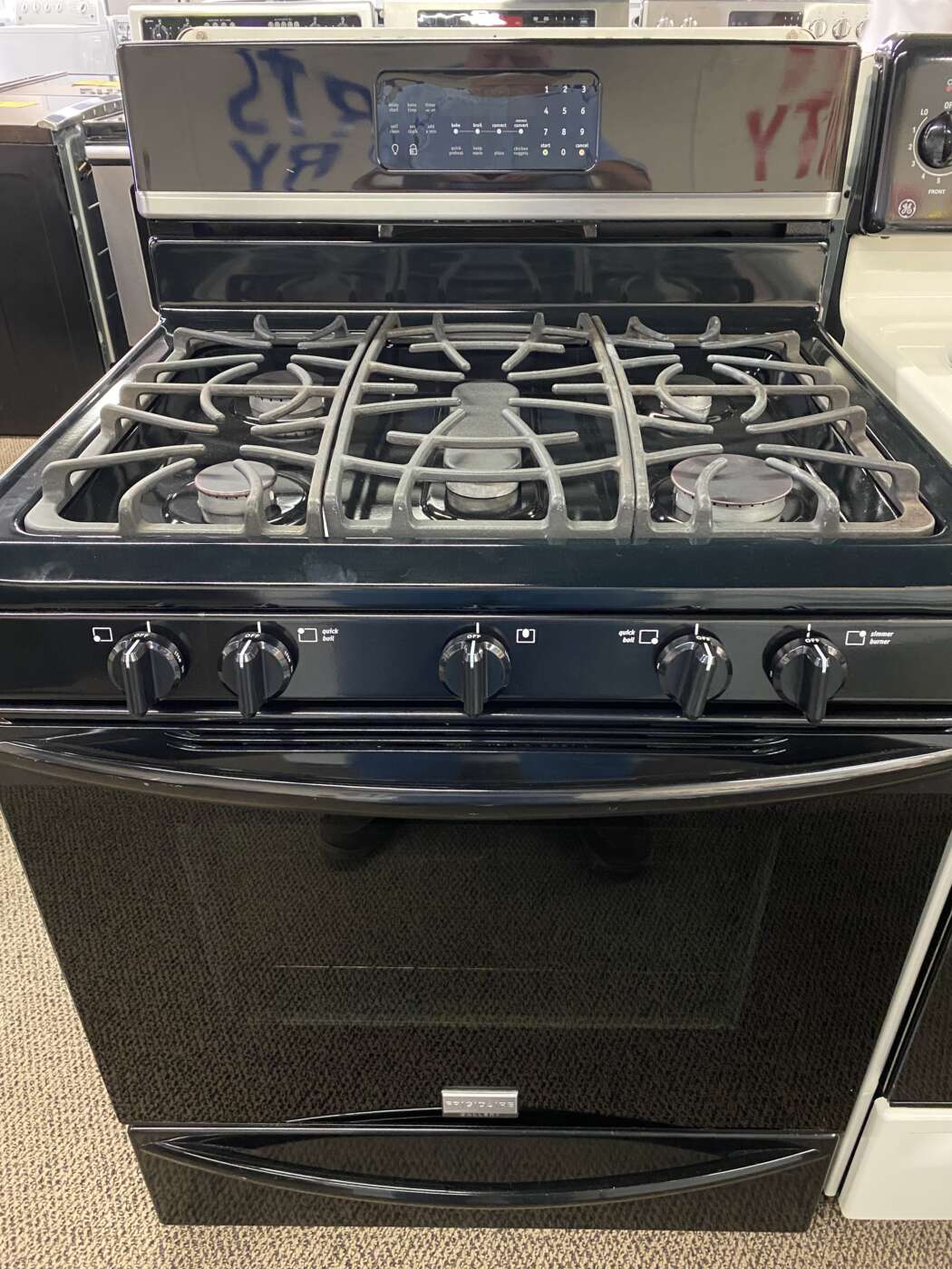 Reconditioned FRIGIDAIRE Self-Clean Convection-Oven GAS Range – Black