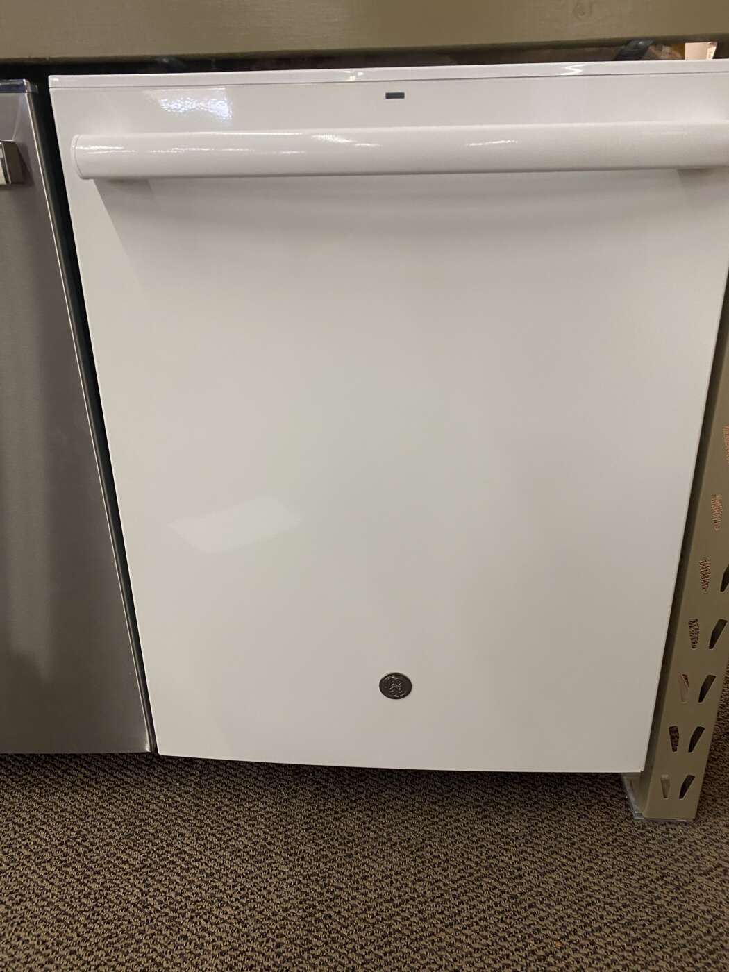 G/E White Dishwasher With Stainless Steel Tub