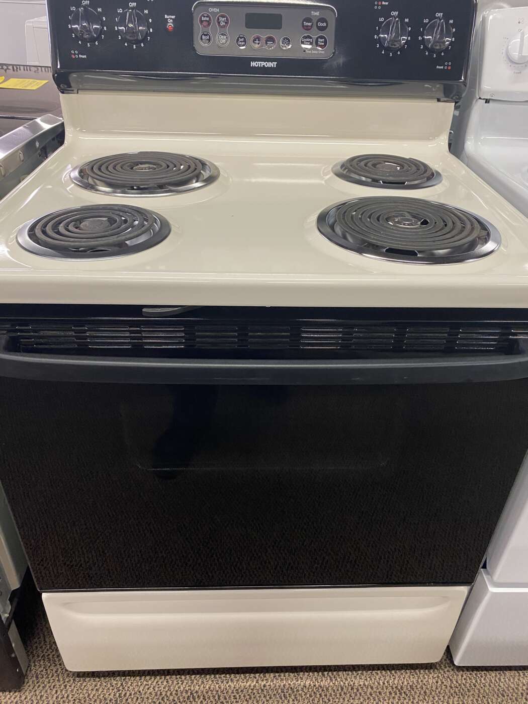 Reconditioned HOTPOINT 5.0 Cu. Ft. Electric Range