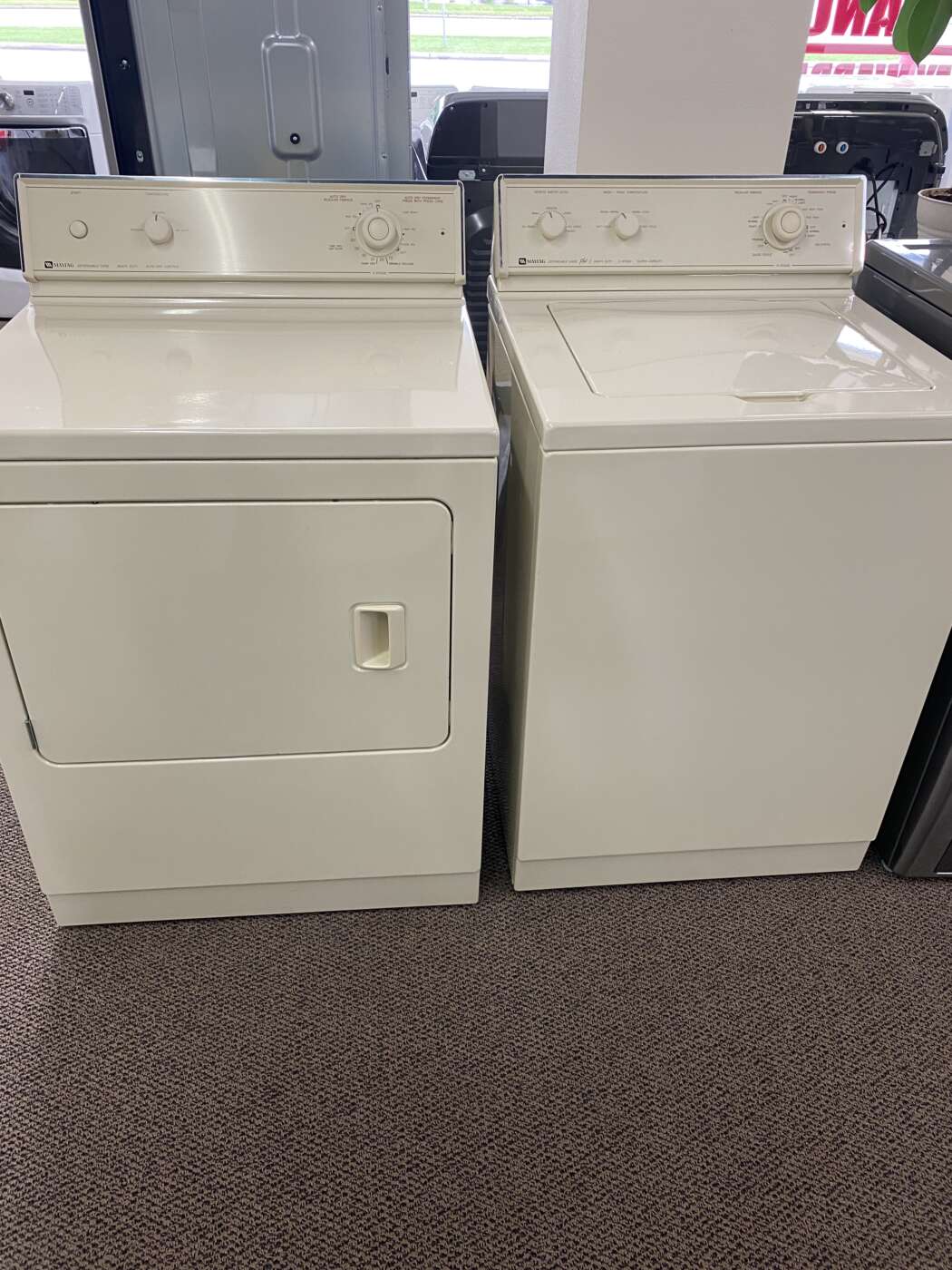 Reconditioned MAYTAG Top-Load Washer And Electric Dryer (Bisque) Matching Set