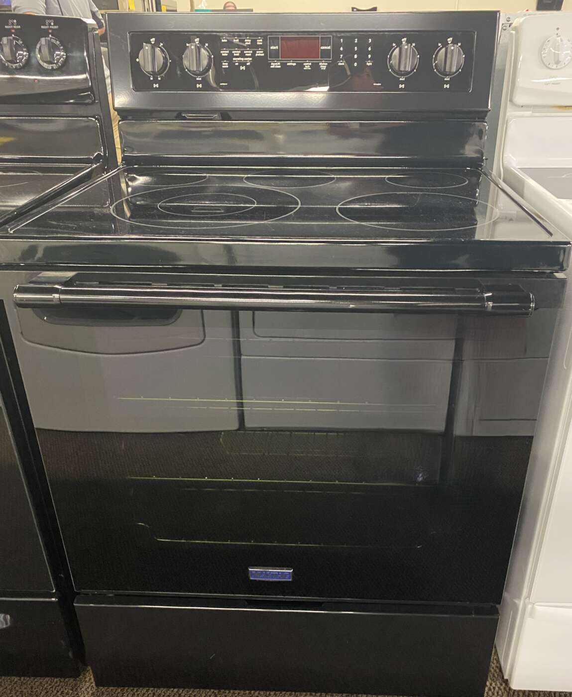 Reconditioned MAYTAG Electric Range With Convection