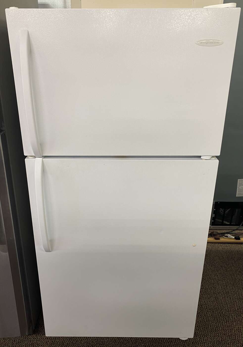 Reconditioned FRIGIDAIRE14.8 Cu. Ft. Top-Mount