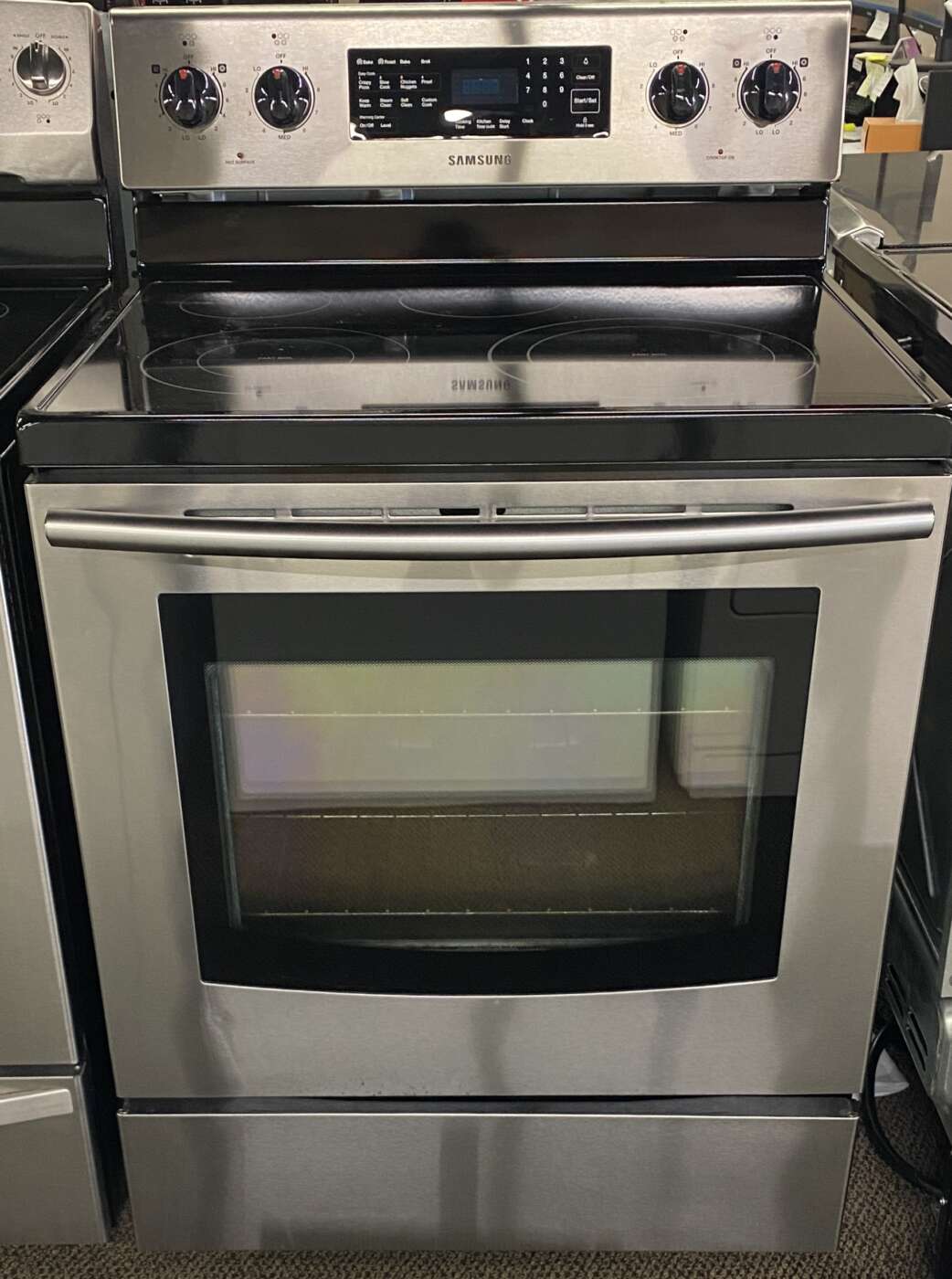 Reconditioned SAMSUNG 5.9 Cu. Ft. Convection Bake Electric Range With SELF-CLEAN