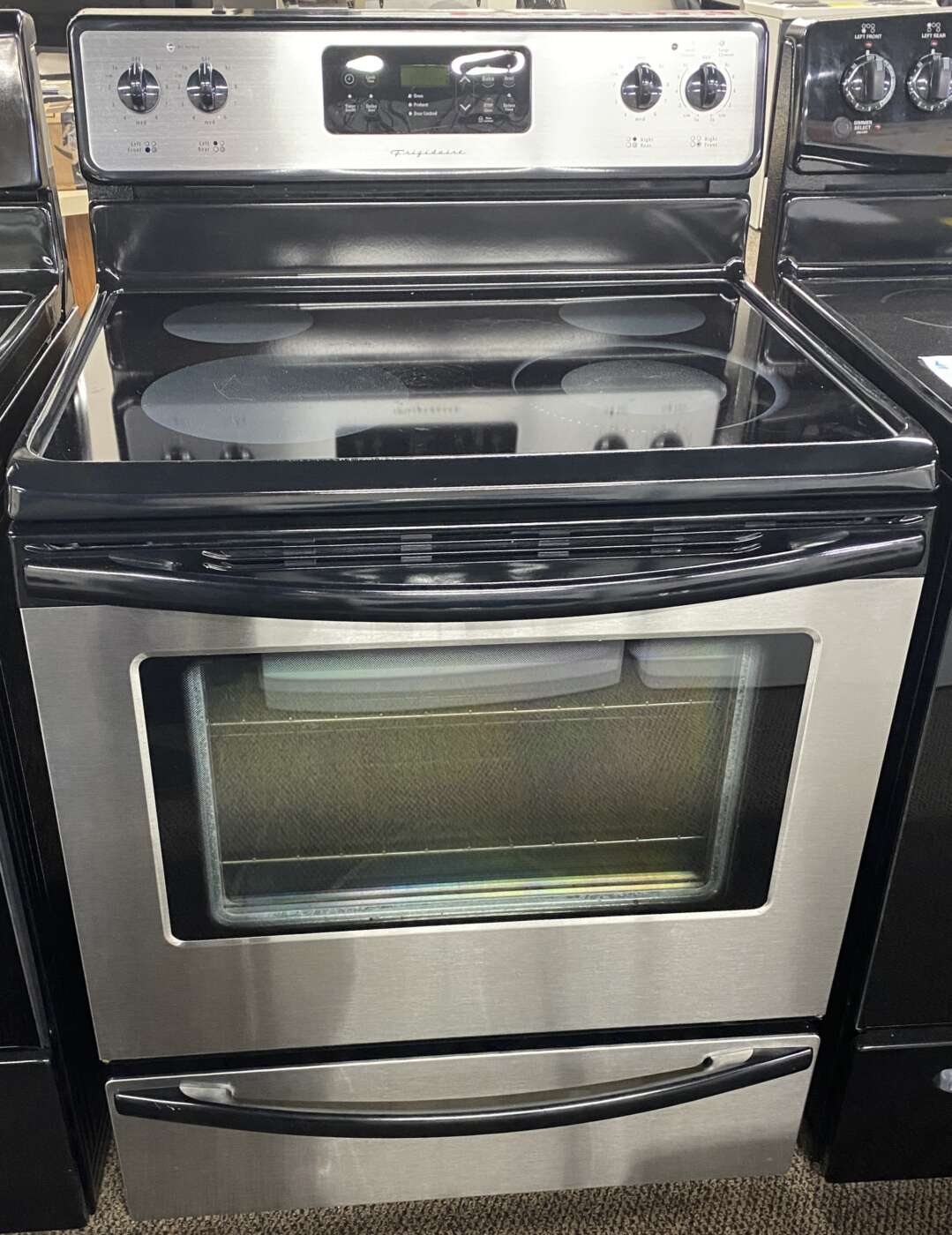Reconditioned FRIGIDAIRE 5.3 Cu. Ft. SmoothTop Electric Range
