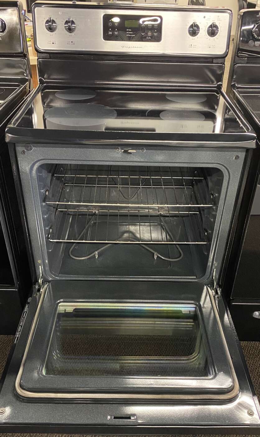 Reconditioned FRIGIDAIRE 5.3 Cu. Ft. SmoothTop Electric Range