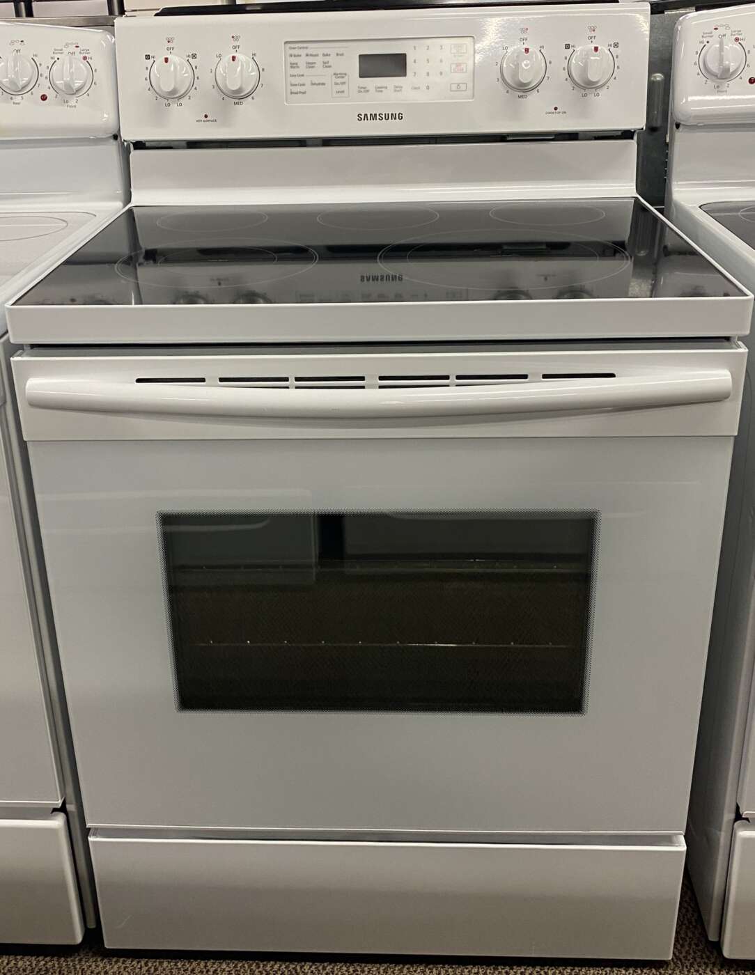 Reconditioned SAMSUNG Smooth-Top Electric Range With Steam and Self Clean