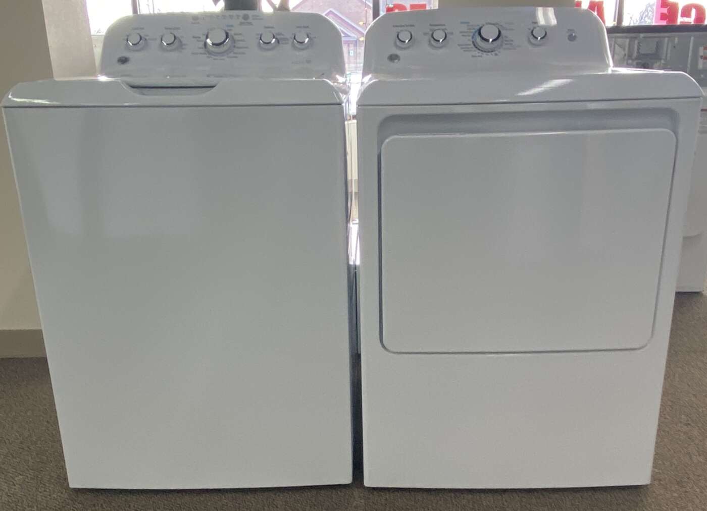 Reconditioned GE 4.2 Cu. Ft. Top-Load Washer and  7.2 Cu. Ft. Electric Dryer Set