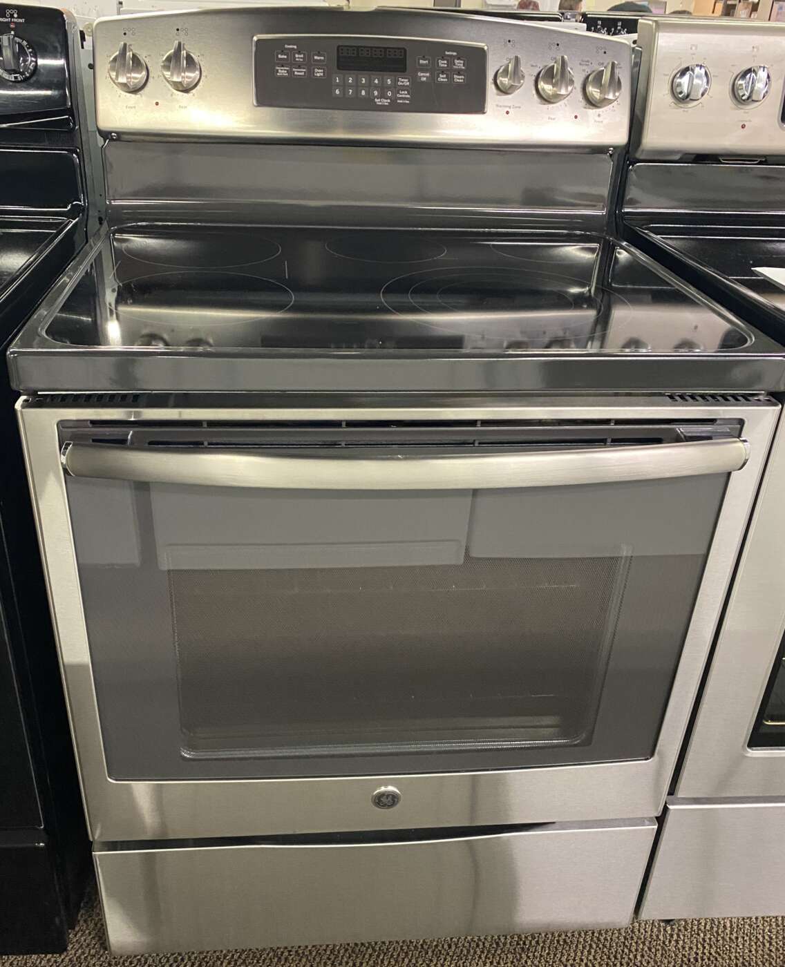 Reconditioned GE Electric Smooth-Top Convection Range With Self Clean (Stainless Steel)