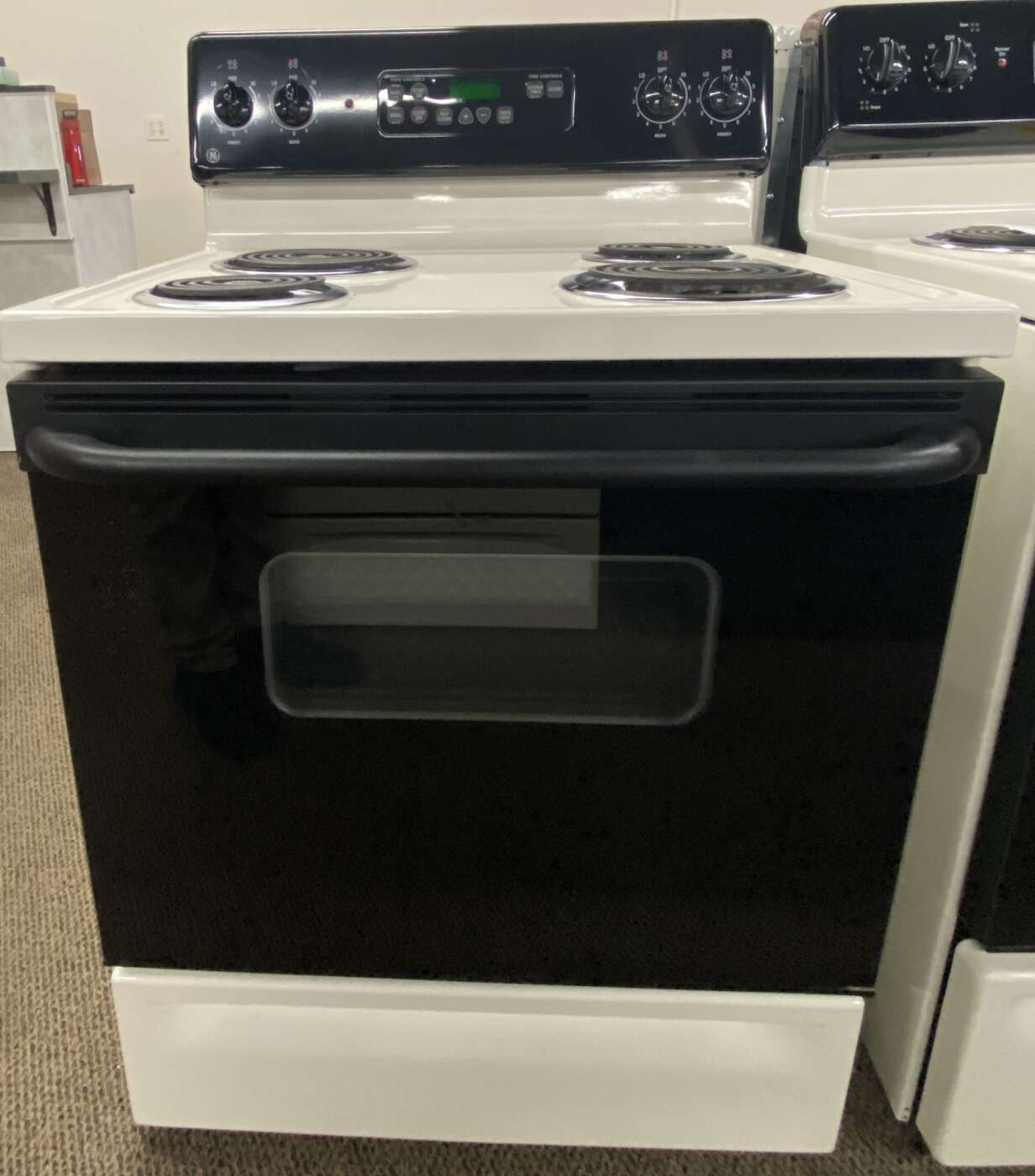 Reconditioned GE Coil-Top Electric Range (Bisque)