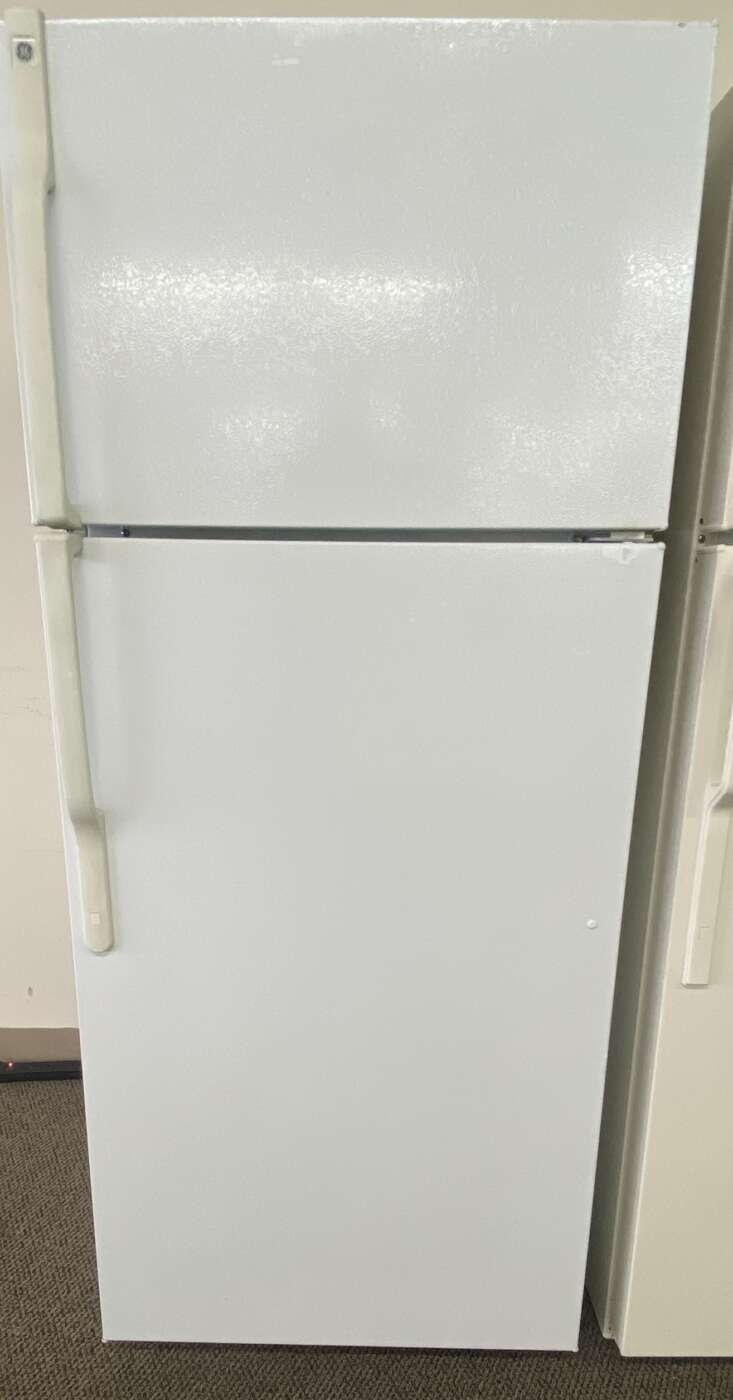 Reconditioned GE 18 Cu. Ft. Top-Mount Refrigerator (White)