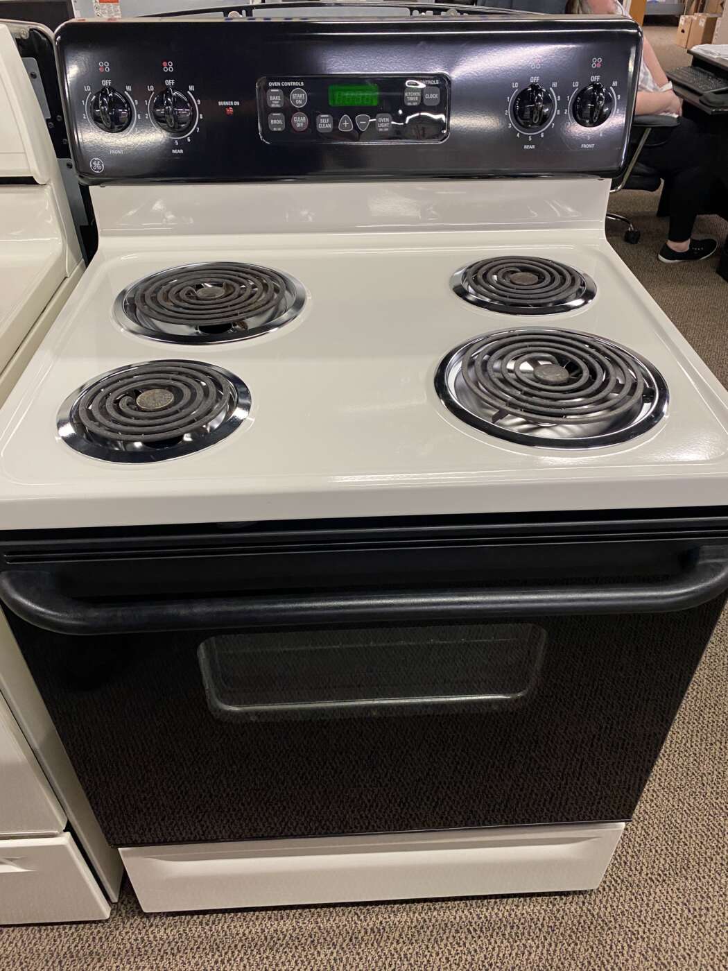 Reconditioned GE Coil Top Range (Bisque)