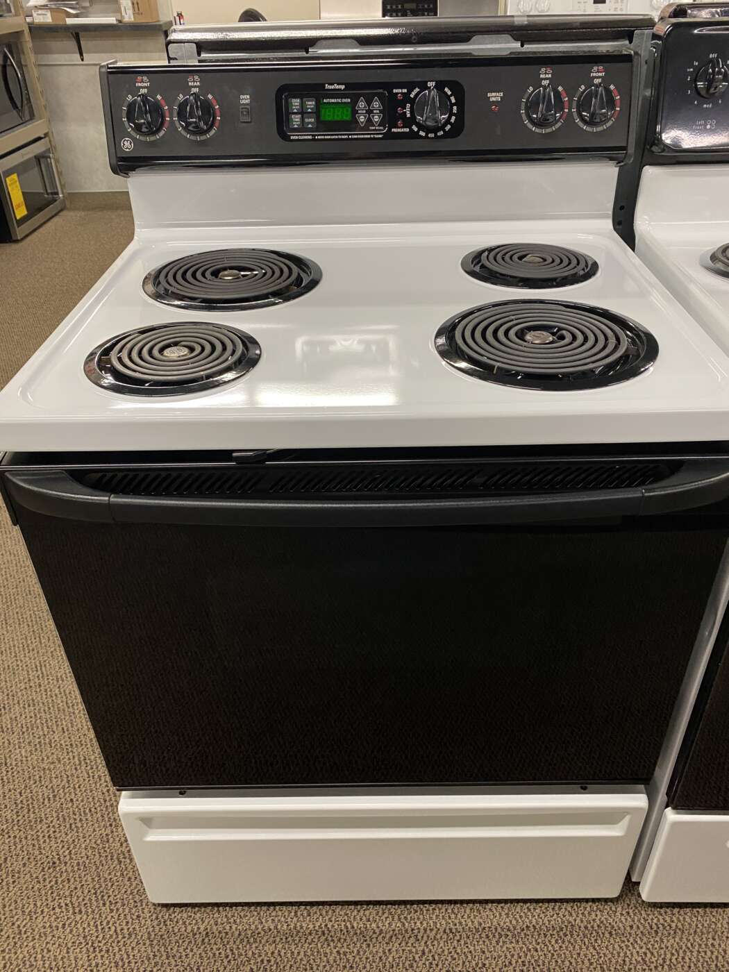 Reconditioned GE Coil Top Electric Range (White)