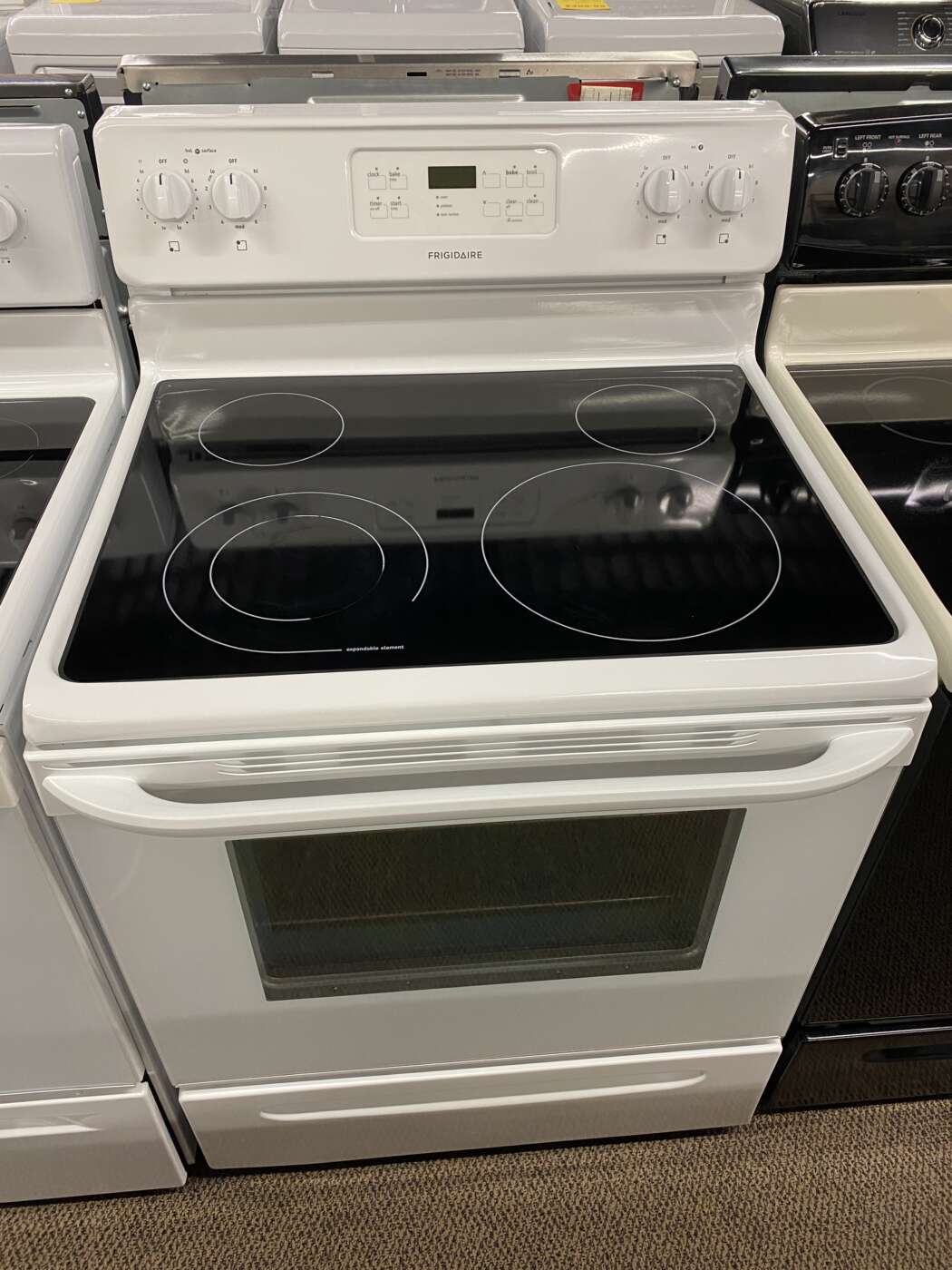 Reconditioned Frigidaire Smooth Top Electric Range (White)