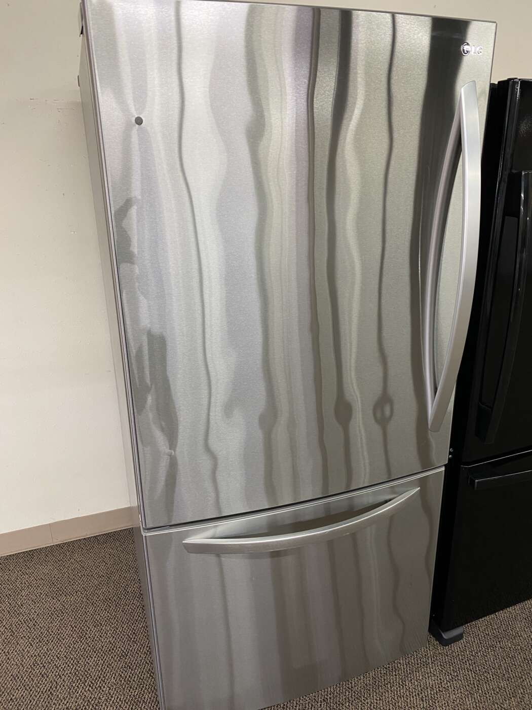 Reconditioned LG 26 cu. ft. Bottom Freezer Refrigerator (Stainless Steel)