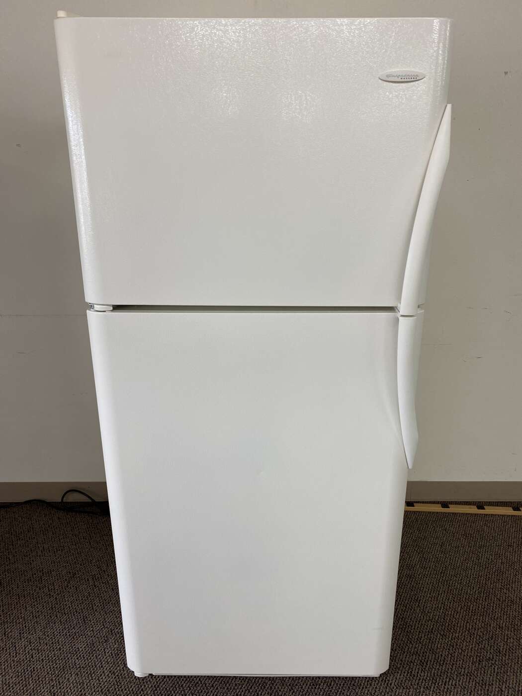 Reconditioned Frigidaire20.5 cu. ft. Top Freezer Refrigerator (Bisque)