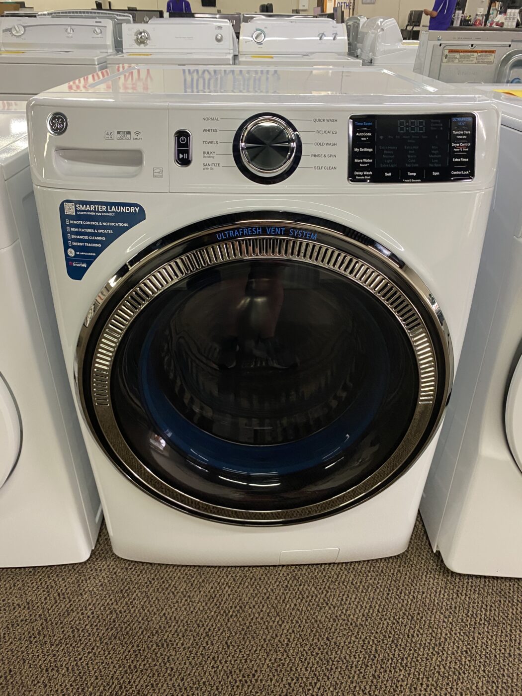 Reconditioned GE 4.6 cu. ft. Front Load Washer (White)