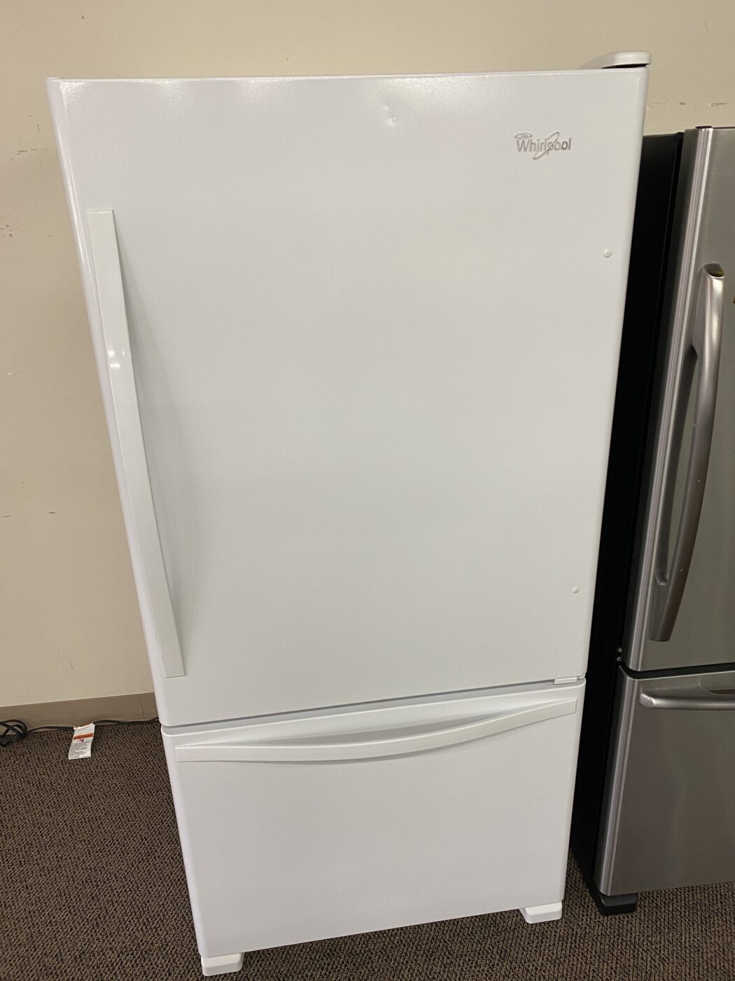 Reconditioned Whirlpool 22 cu. ft. Bottom Freezer Refrigerator (White)