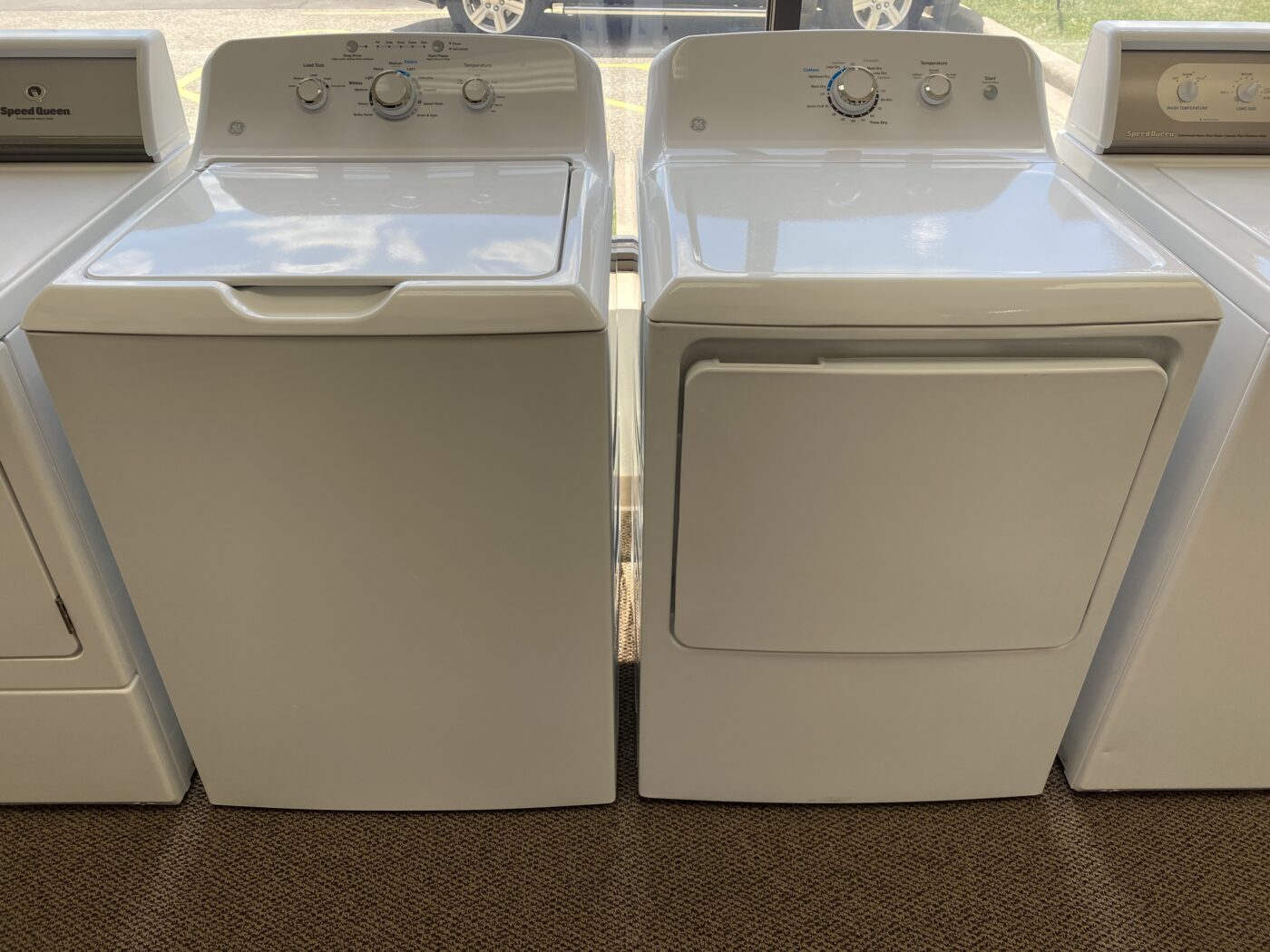 Reconditioned GE 3.8 cu. ft. Top Load Washer & 7.2 cu. ft. Electric Dryer (White)