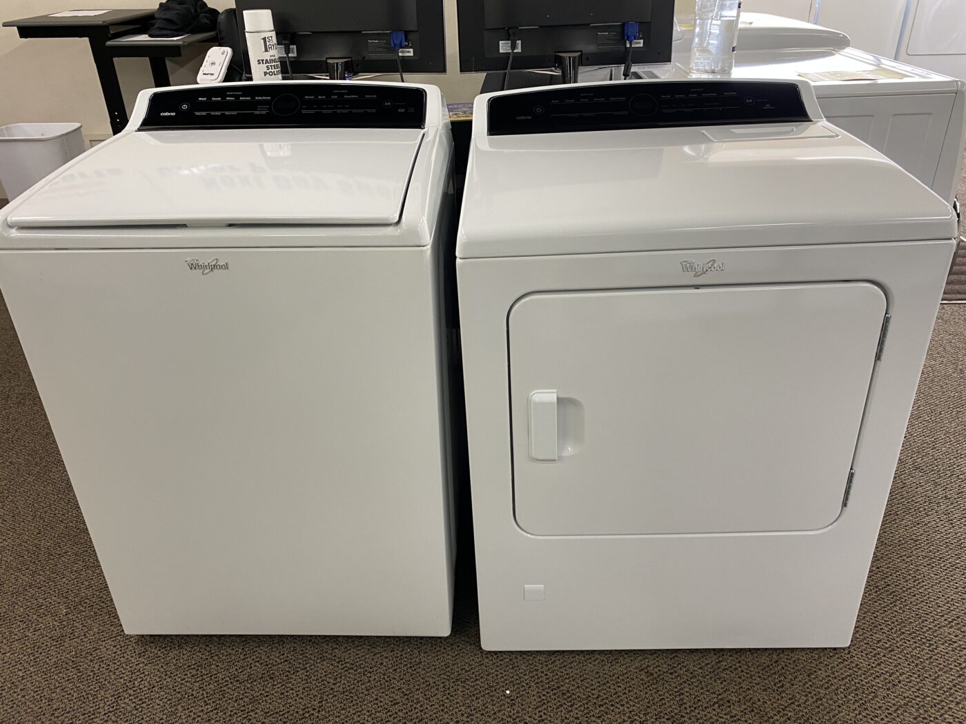 Reconditioned Whirlpool 4.8 cu. ft. Top Load Washer & 7.0 cu. ft. Gas Dryer (White)