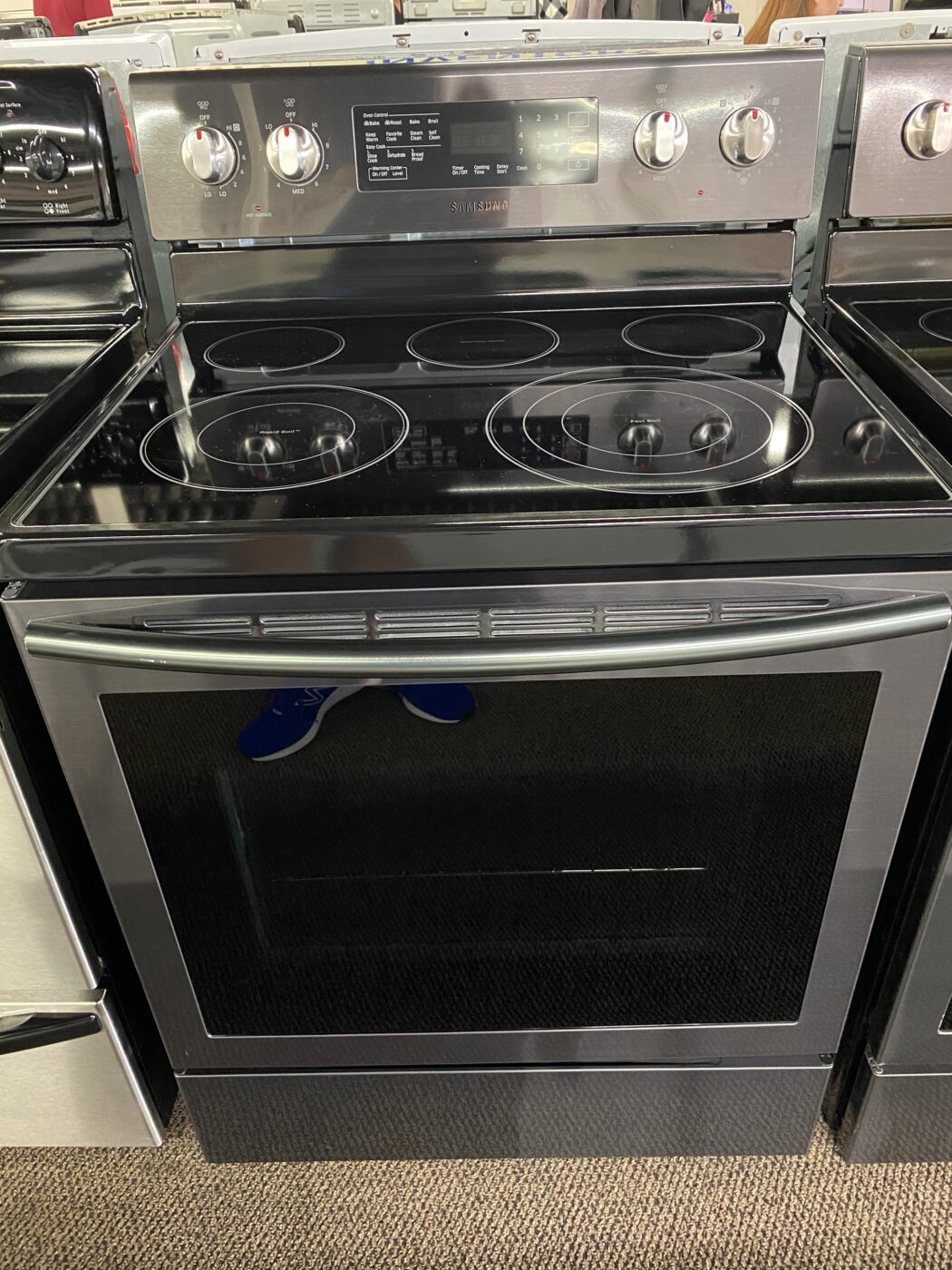 Reconditioned Samsung Smooth Top Electric Range with Convection (Black Stainless Steel)