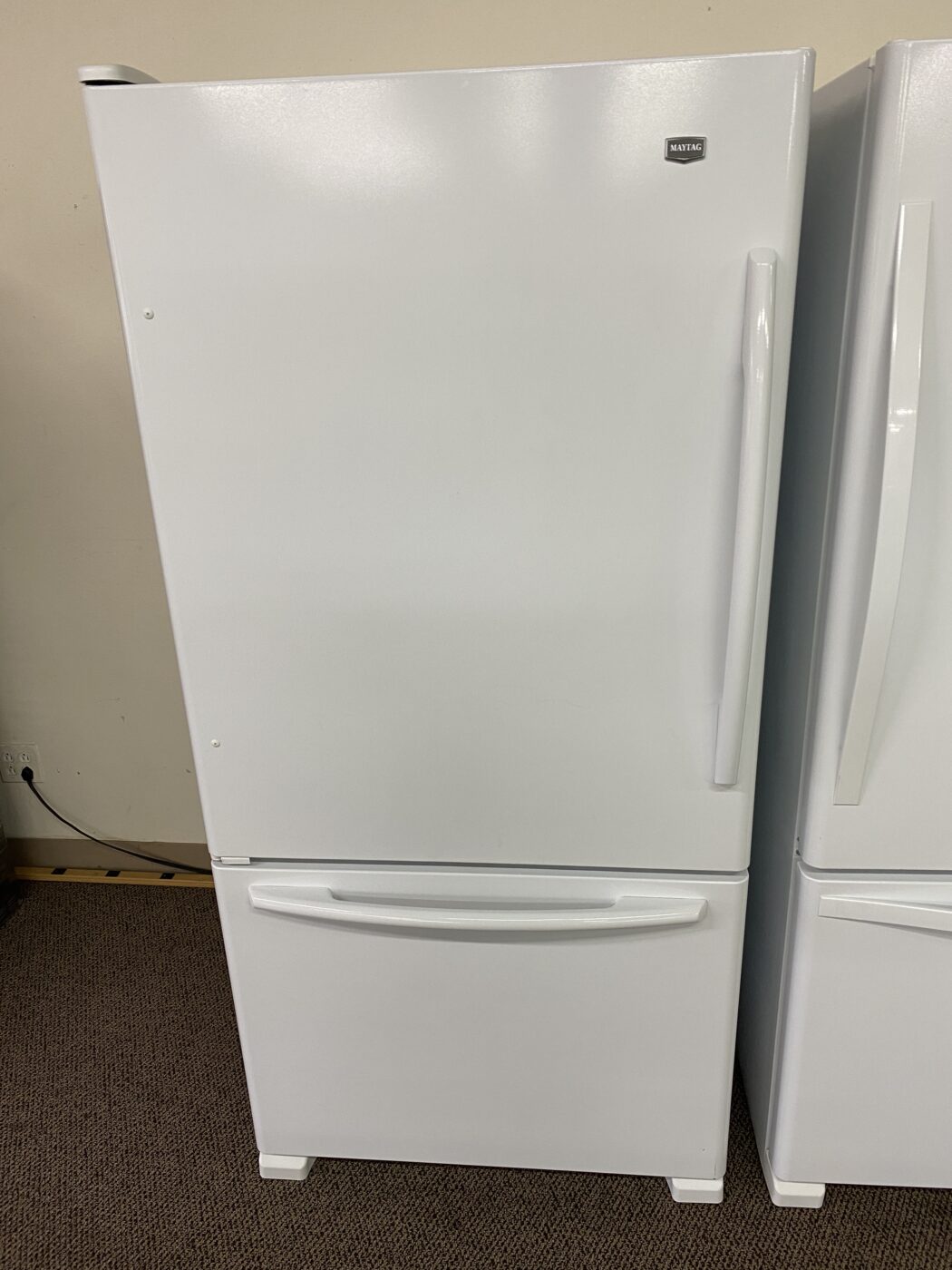 Reconditioned Maytag 21.9 cu. ft. Bottom Freezer Refrigerator (White)