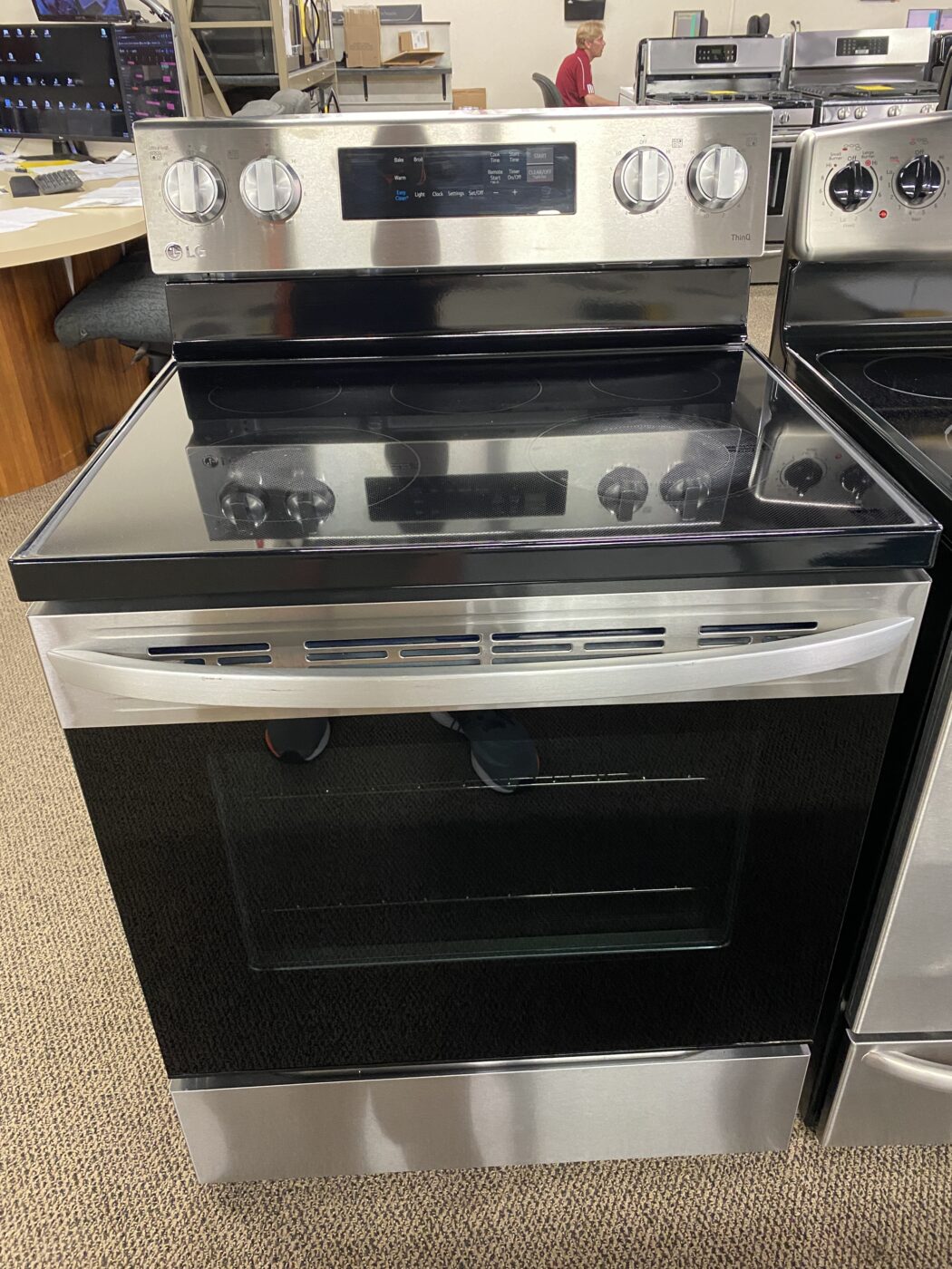 Reconditioned LG Smooth Top Electric Range (Stainless Steel)