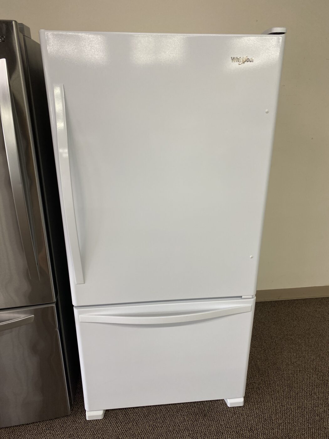 Reconditioned Whirlpool 22 cu. ft. Bottom Freezer Refrigerator (White)