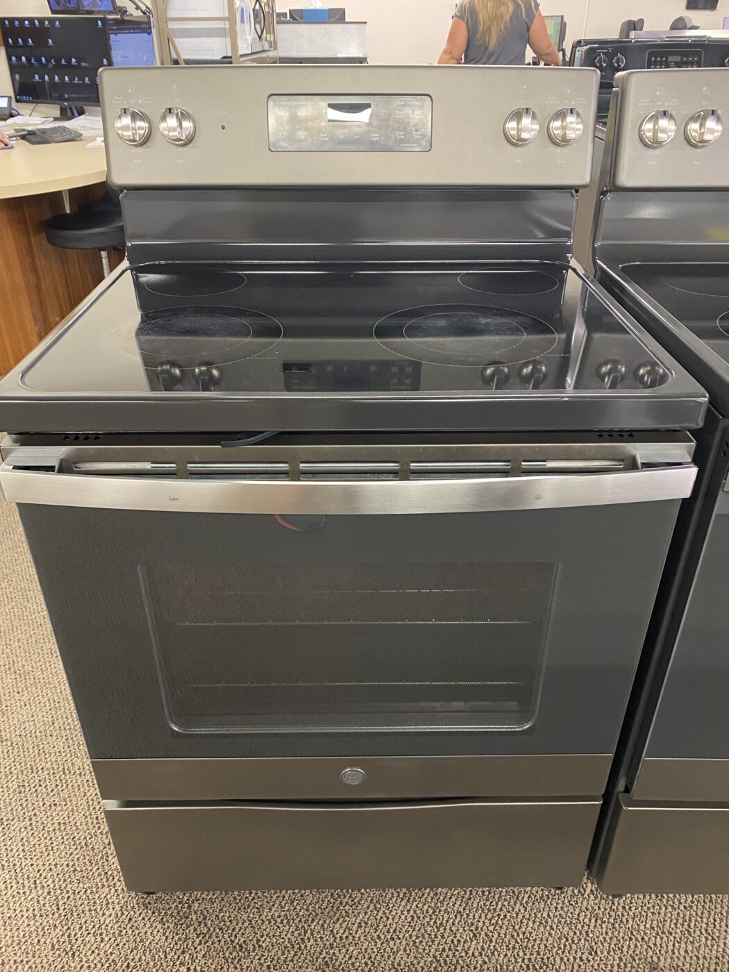 Reconditioned GE Smooth Top Electric Range (Slate)