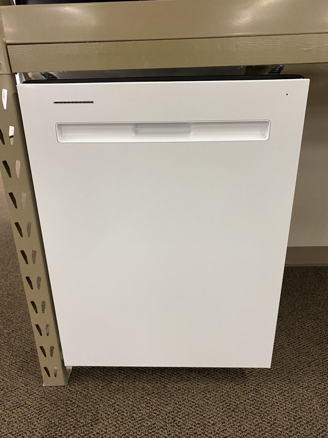 Reconditioned Maytag Dishwasher with Stainless Steel Tub (White)