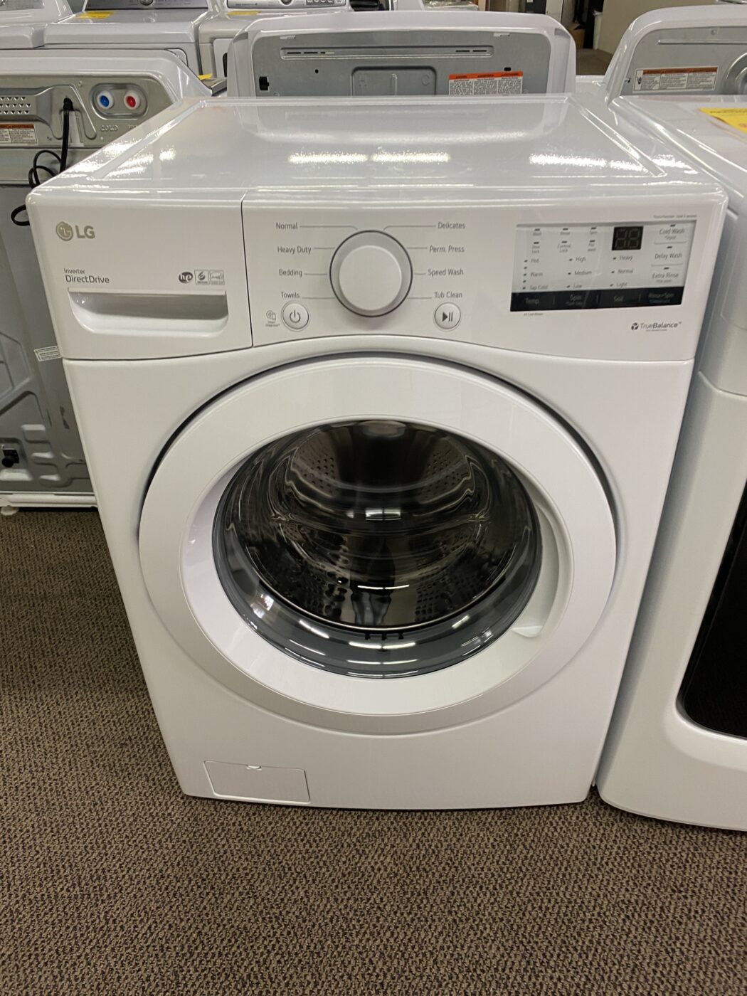 Reconditioned LG 4.5 cu. ft. Front Load Washer (White)