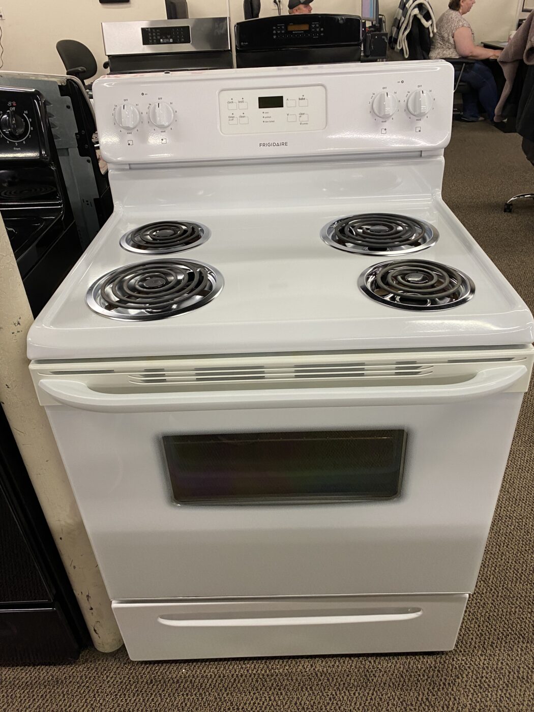Reconditioned Frigidaire Coil Top Electric Range (White)