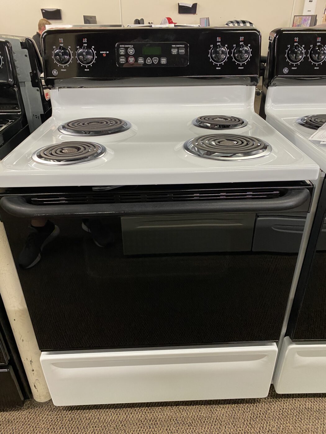 Reconditioned GE Coil Top Electric Range (White)