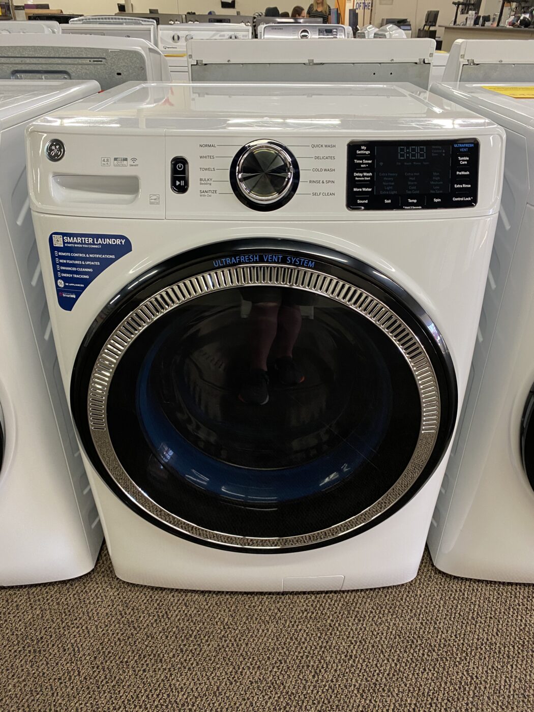 Reconditioned GE 4.8 cu. ft. Front Load Washer (White)