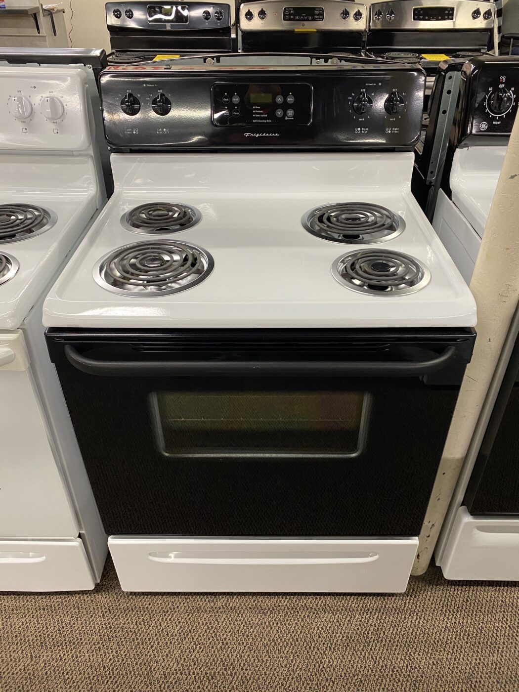 Reconditioned Frigidaire Coil Top Electric Range (White)