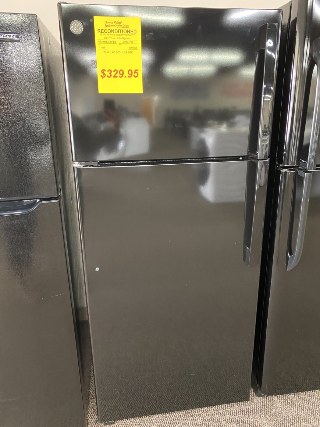 Reconditioned GE 17.5 cu. ft. Refrigerator (Black)