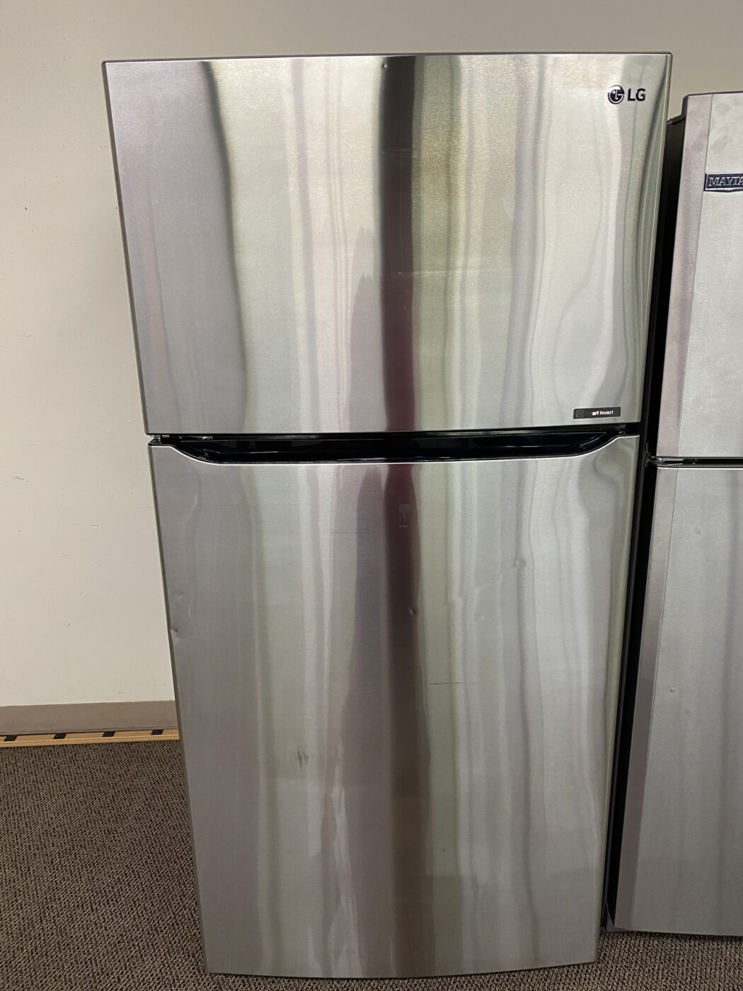 Reconditioned LG 24 cu. ft. Top Mount Refrigerator with Ice Maker (Stainless Steel)