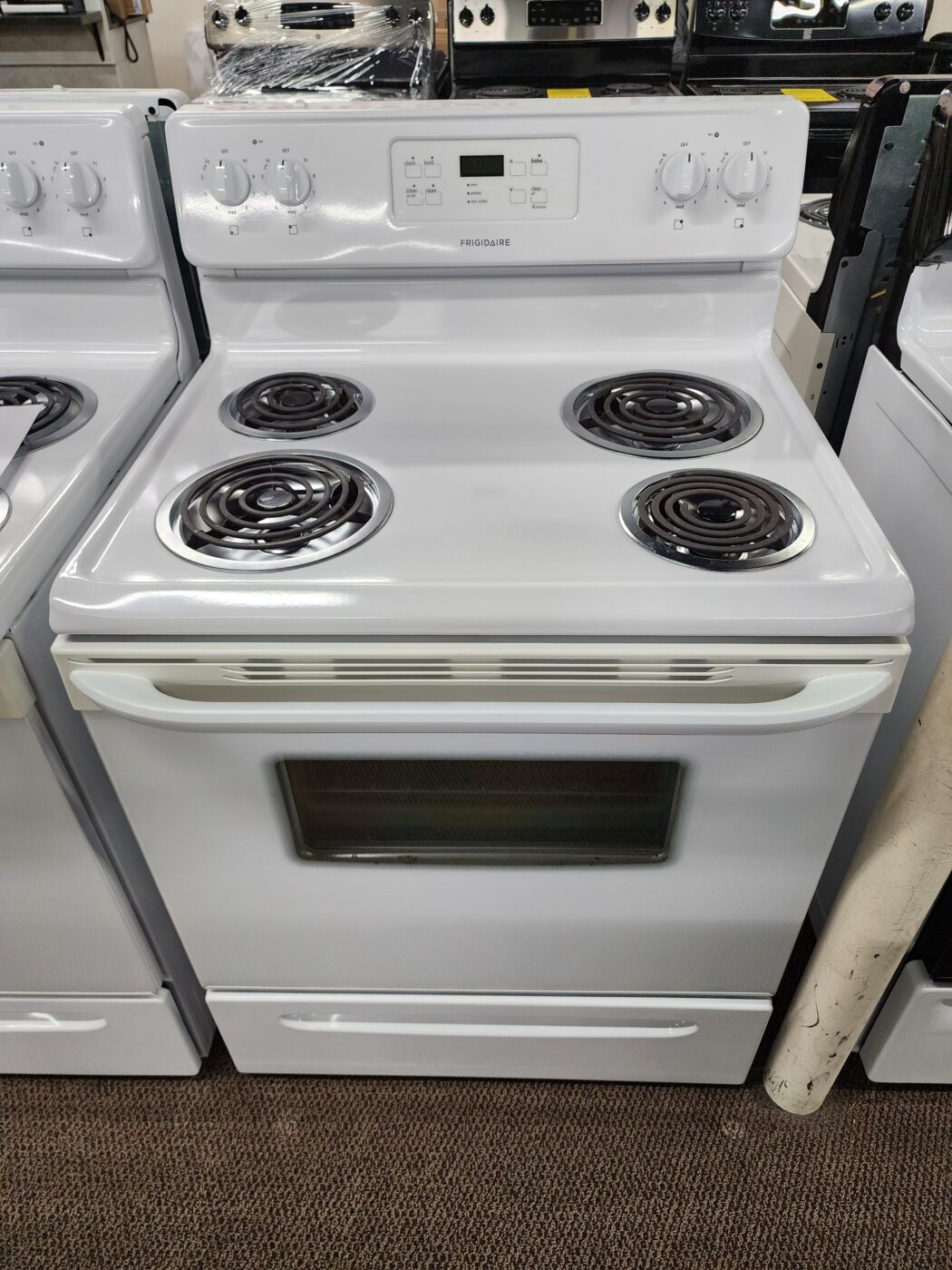 Reconditioned Frigidaire Coil Top Electric Range (White)