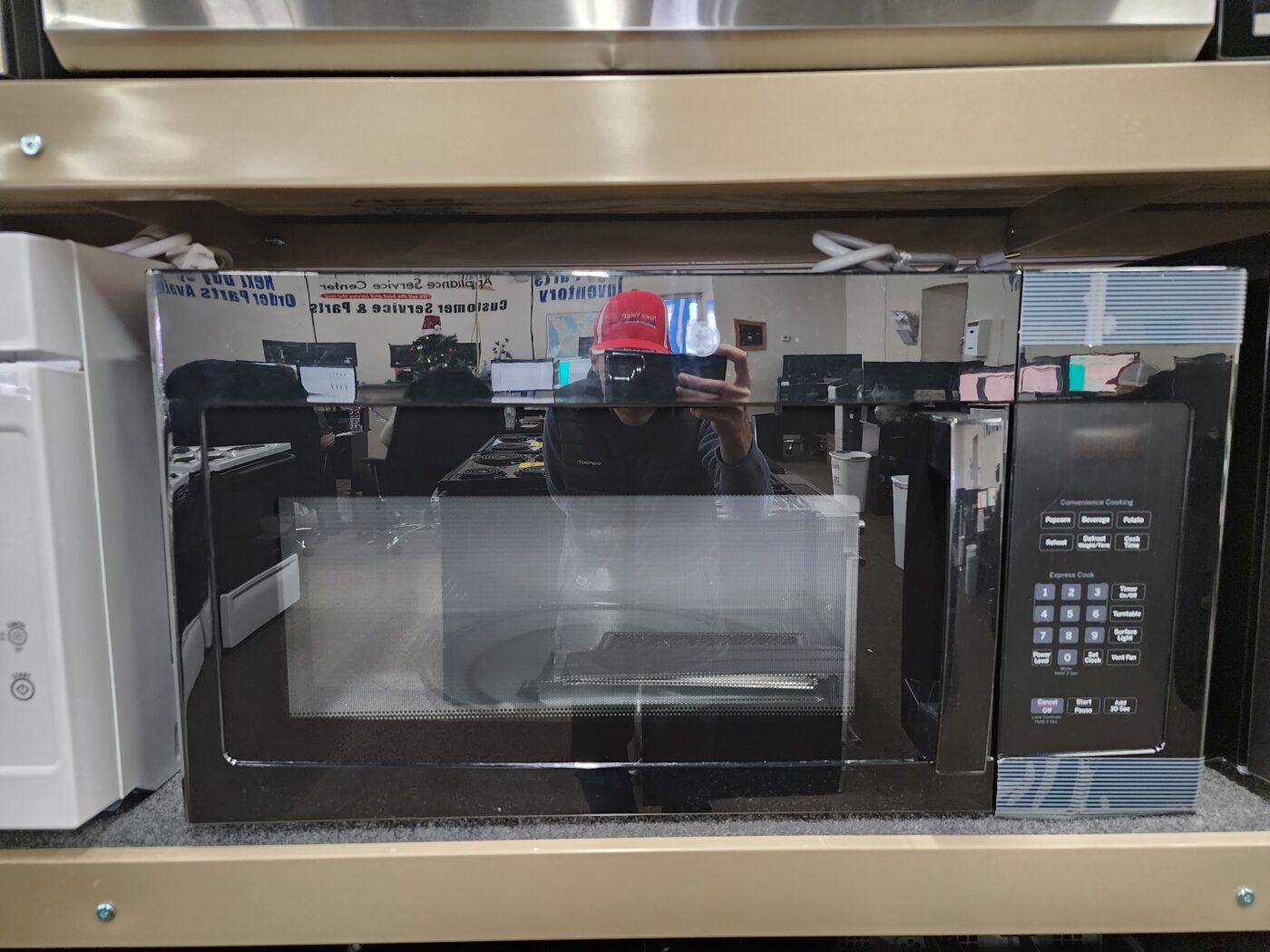 Reconditioned Samsung 2.1 cu. ft. Over the Range Microwave (Stainless Steel)