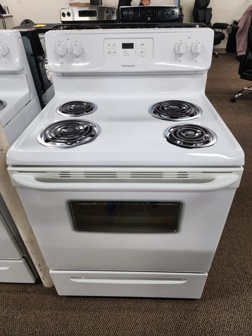 Reconditioned Frigidaire Coil Top Electric Range (White)
