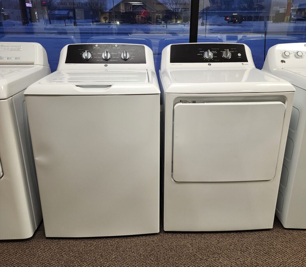 Reconditioned GE 4.2 cu. ft. Top Load Washer & 6.2 cu. ft. Electric Dryer (White)