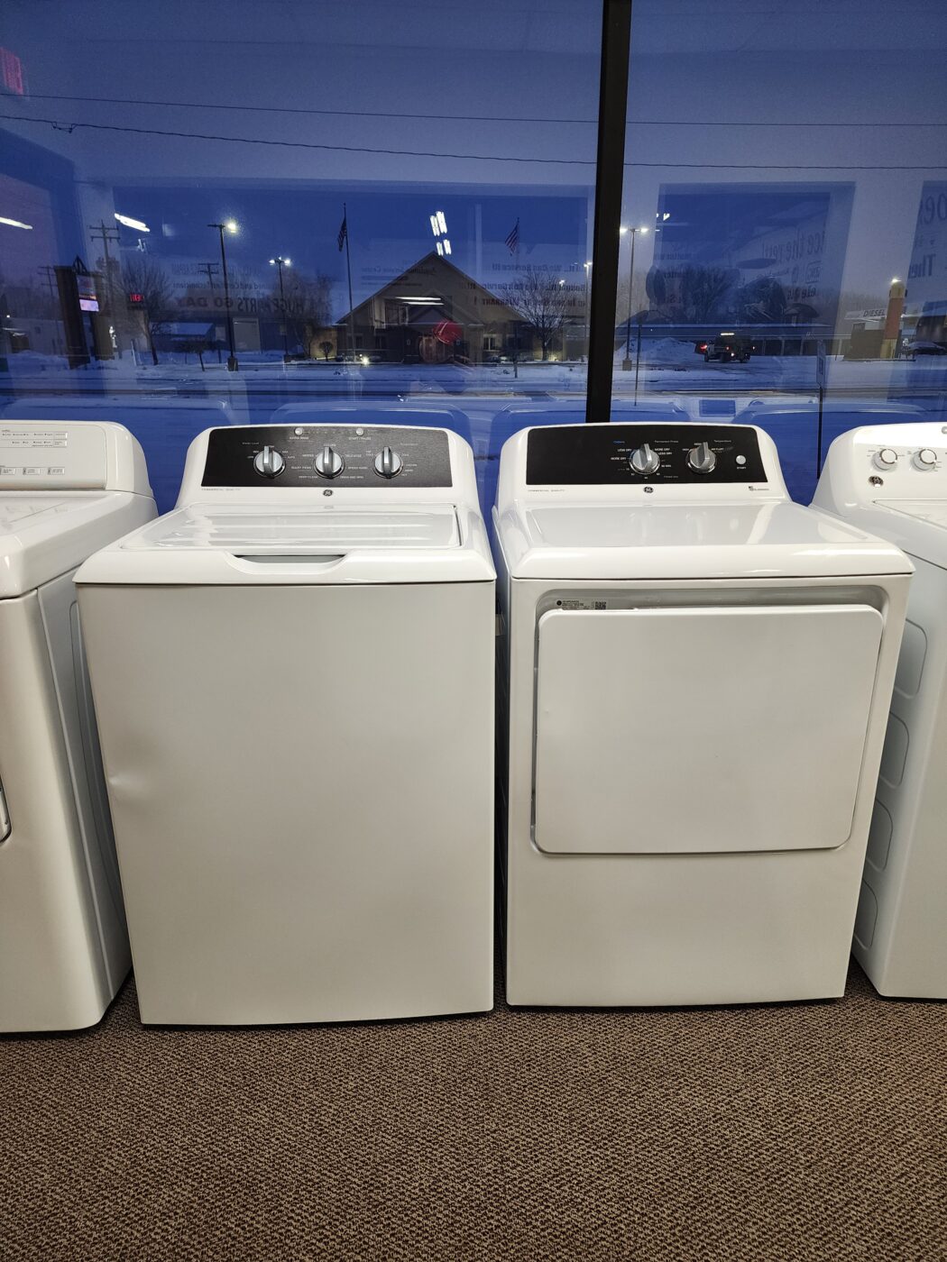 Reconditioned GE 4.2 cu. ft. Top Load Washer & 6.2 cu. ft. Electric Dryer (White)