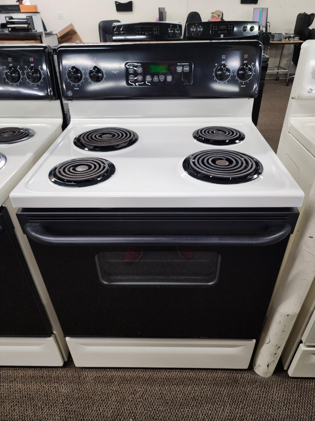 Reconditioned GE Coil Top Electric Range (Bisque)