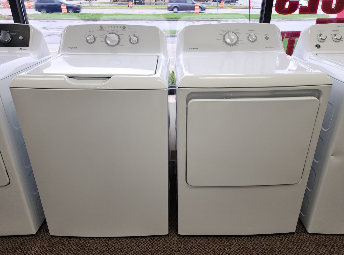 Reconditioned Hotpoint 3.8 cu. ft. Top Load Washer & 6.2 cu. ft. Electric Dryer (White)