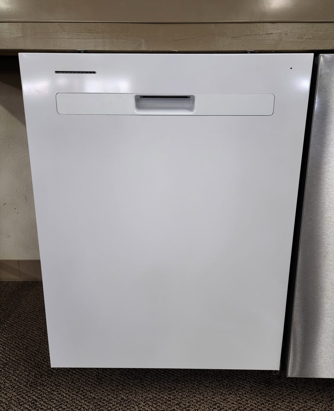 Reconditioned Whirlpool Dishwasher with Plastic Tub (White)