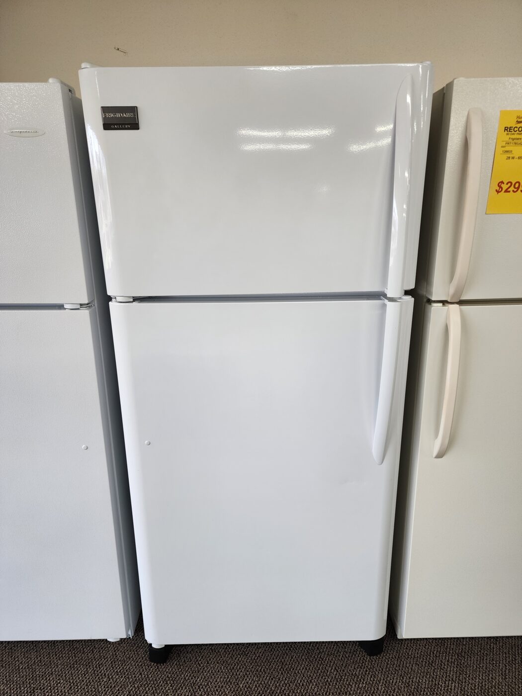 Reconditioned GE 18.1 cu. ft. Top-mount Refrigerator (White)