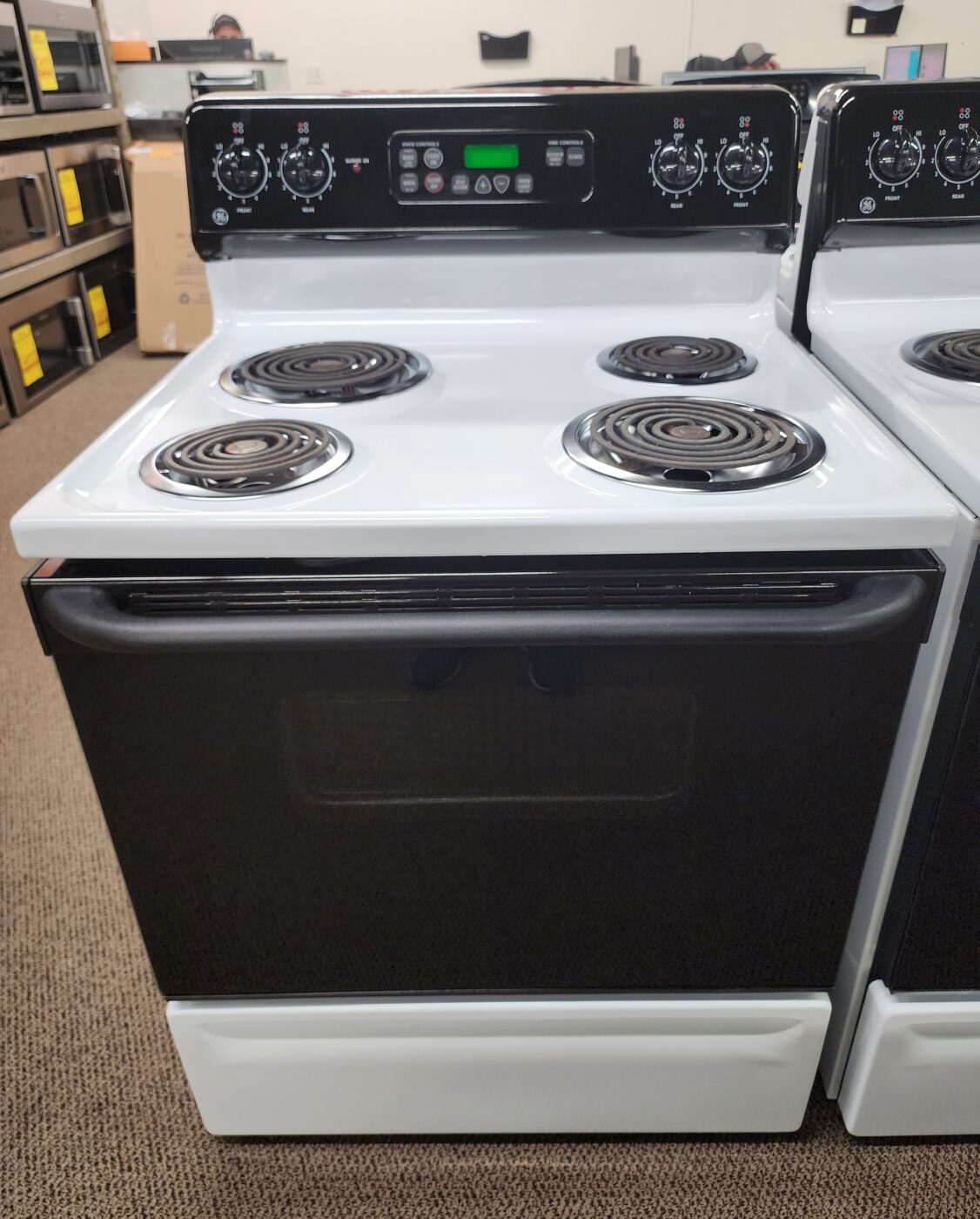 Reconditioned GE Coil Top Electric Range (White)