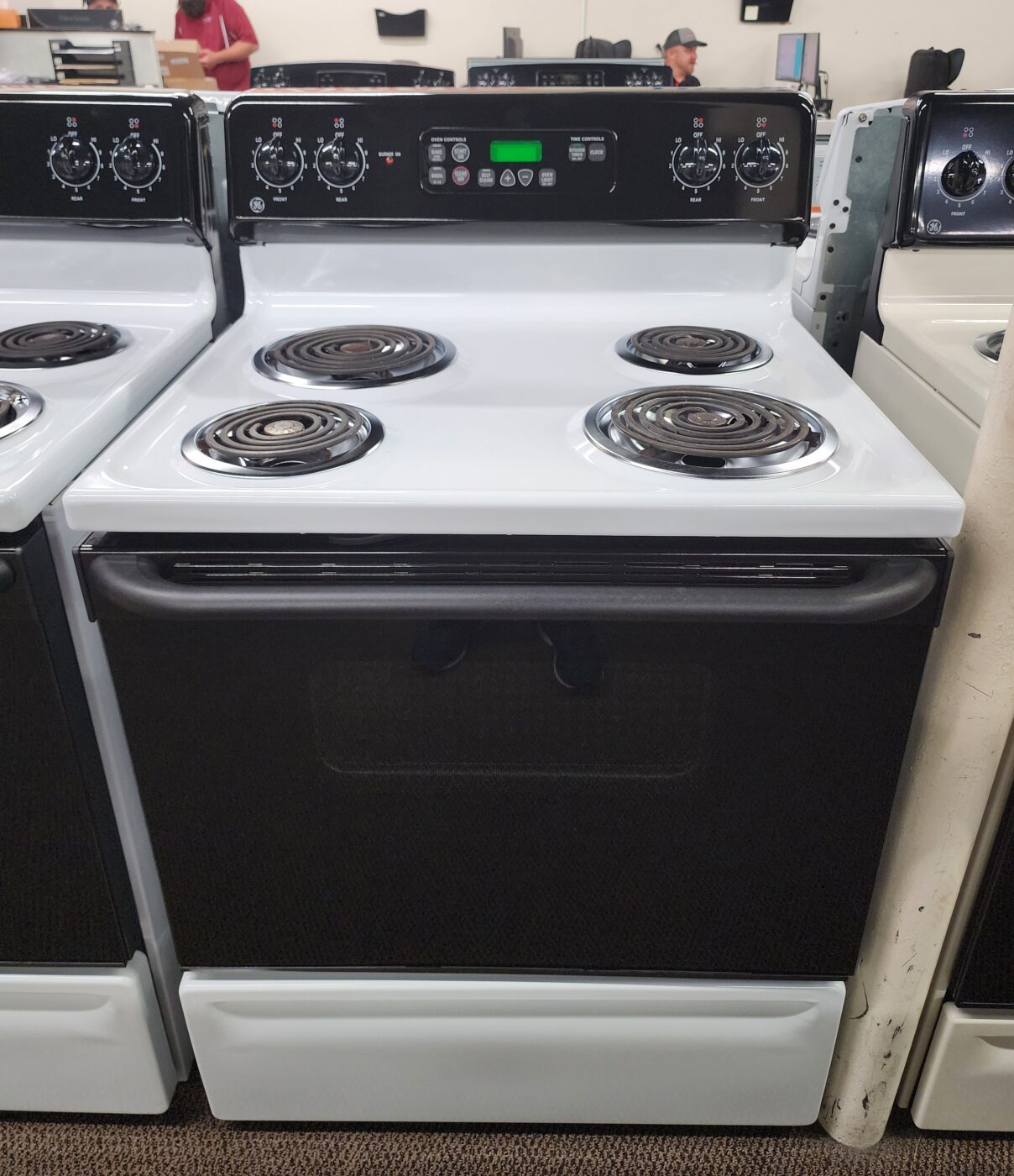 Reconditioned GE Coil Top Electric Range (White)
