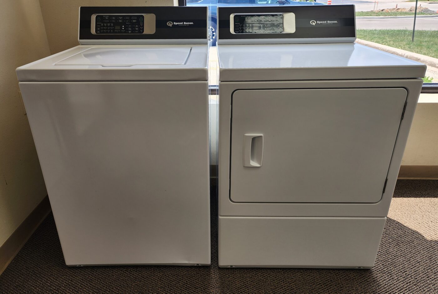 Reconditioned Speed Queen 3.2 cu. ft. Washer & 7.0 cu. ft. Dryer (White)